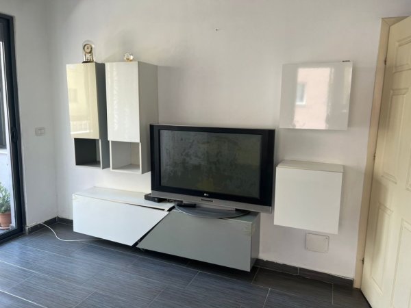 Tirane, jepet me qera apartament 2+1+Ballkon Kati 2, 100 m² 35.000 lek (Rr Astrit Losha ,prane kafe Return)