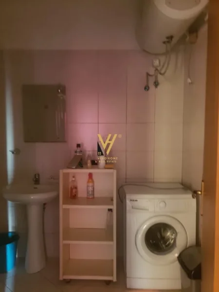 Tirane, jepet me qera apartament 2+1+Ballkon Kati 2, 100 m² 450 € (ASTIR)