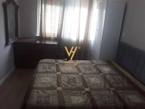 Tirane, jepet me qera apartament 2+1+Ballkon Kati 5, 85 m² 500 € (BRRYLI)