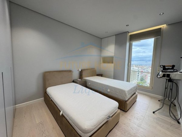 Tirane, jepet me qera apartament 2+1+Ballkon Kati 2, 110 m² 950 € 
