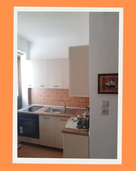 21 Dhjetori jepet me qera apartament 1+1+Aneks+Ballkon Kati 2, 65 m² 45,000 ALL (fatura e ujit e perfshire ne qera)