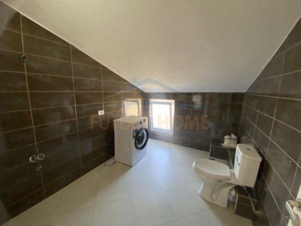 Tirane, jepet me qera Vile 4+1+Ballkon , 354 m² 1.100 € 
