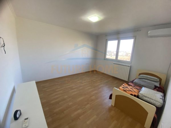 Tirane, jepet me qera Vile 4+1+Ballkon , 354 m² 1.100 € 