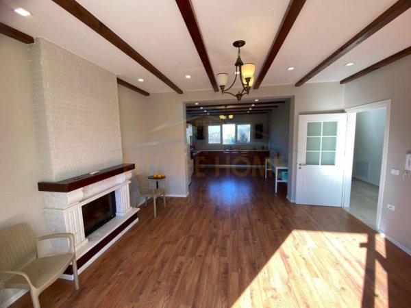 Tirane, jepet me qera Vile 4+1+Ballkon , 354 m² 1.100 € 