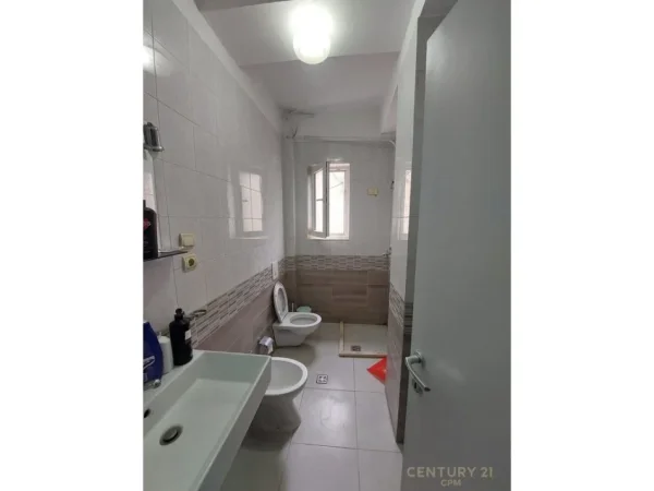 Tirane, shitet apartament 2+1 Kati 3, 230 m² 460.000 € (Mihal Grameno)
