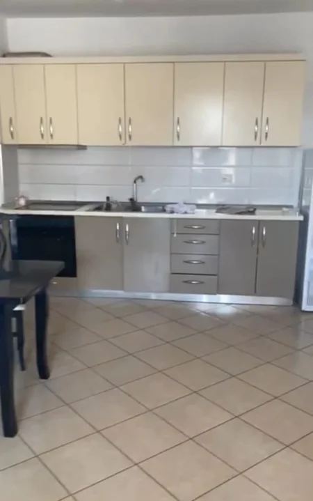 Tirane, jepet me qera apartament 1+1 Kati 7, 350 € 