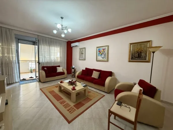 Tirane, shitet apartament 1+1 Kati 4, 98 m² 159.000 € (Rruga e Kavajes)