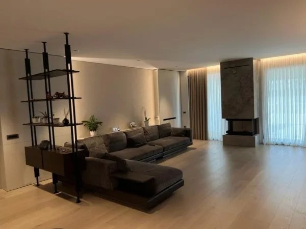 Tirane, shitet apartament 3+1+Ballkon Kati 10, 356 m² (Square21)