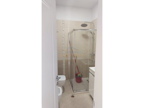 0683487469 Tirane, jepet me qera apartament 2+1+Ballkon Kati 5, 101 m² 750 € (Rruga Hoxha Tahsim)