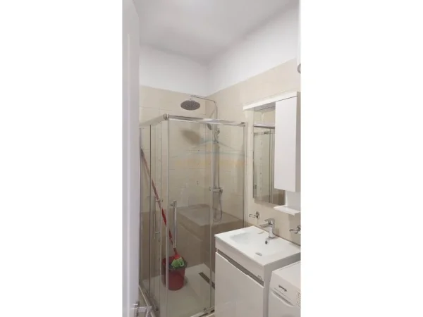 0683487469 Tirane, jepet me qera apartament 2+1+Ballkon Kati 5, 101 m² 750 € (Rruga Hoxha Tahsim)