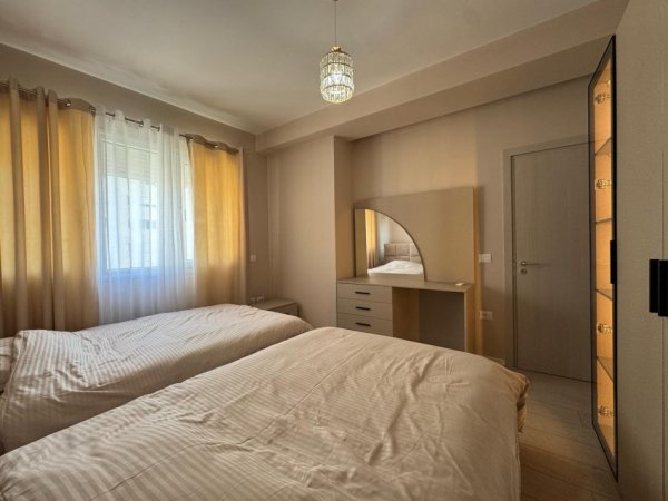 Tirane, jepet me qera apartament 2+1+Ballkon Kati 7, 100 m² 700 € (River Residence, Unaza e Re)