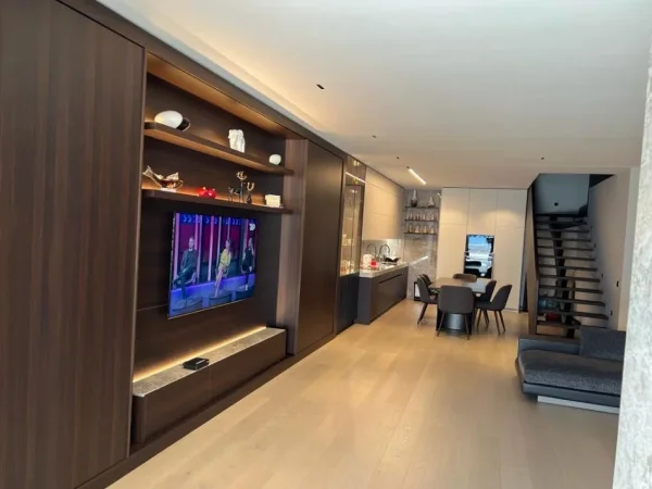 Tirane, shitet apartament duplex Dublex Kati 10, 356 m² 850.000 € (Rruga Kavajes)