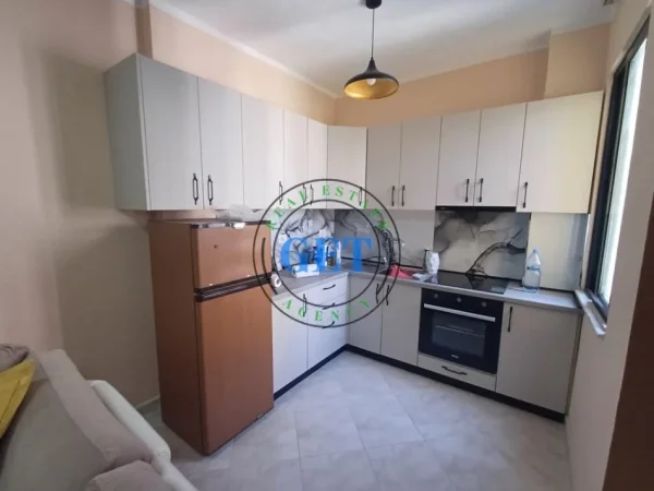 Durres, jepet me qera apartament 2+1+Ballkon Kati 3, 120 m² 600 € 