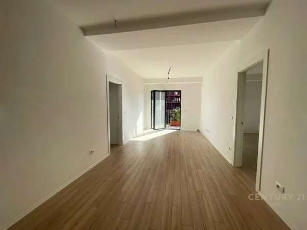 Tirane, shes apartament 2+1 , 117 m² 280.000 € (Rruga e Kavajes)