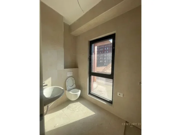 Tirane, shes apartament 2+1 , 117 m² 280.000 € (Rruga e Kavajes)