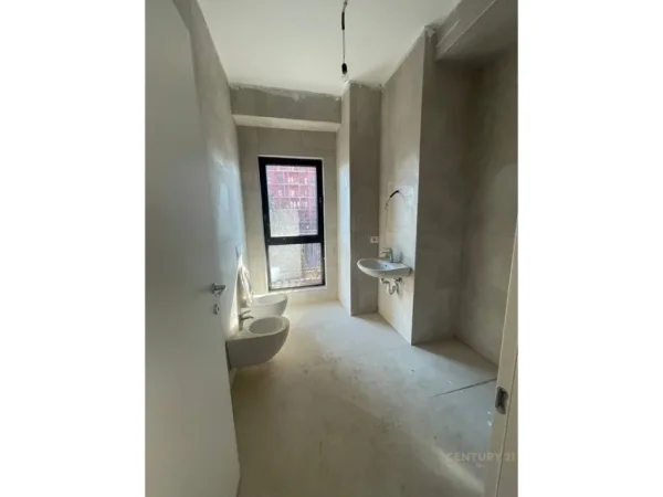 Tirane, shes apartament 2+1 , 117 m² 280.000 € (Rruga e Kavajes)