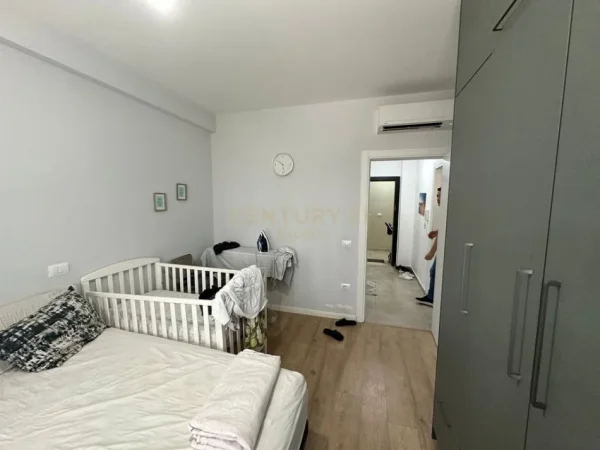 Tirane, shes apartament 1+1+Ballkon , 67 m² 200.000 € (Komuna e Parisit)