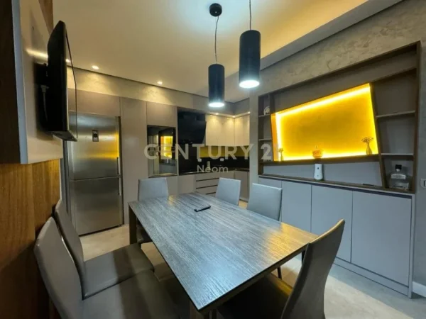 Tirane, shes apartament 3+1+2 , 153 m² 215.000 € (Fresk)