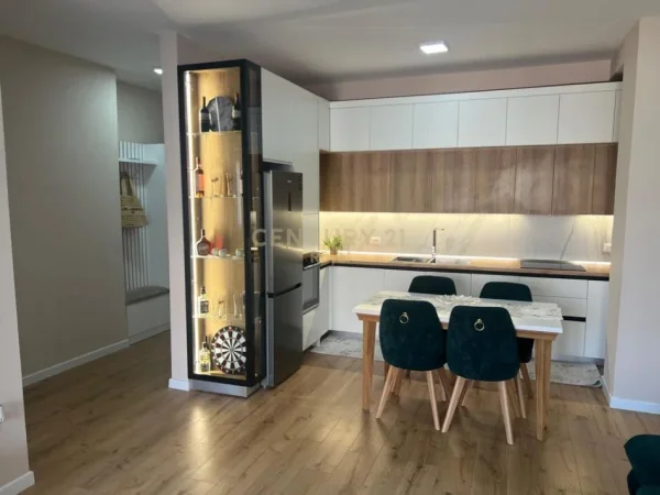 Tirane, shes apartament 2+1 , 108 m² 290.000 € (Liqeni i Thate)