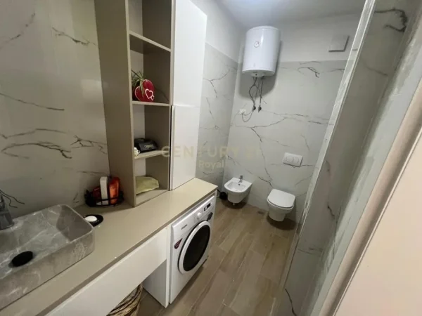 Tirane, shes apartament 2+1 , 108 m² 290.000 € (Liqeni i Thate)