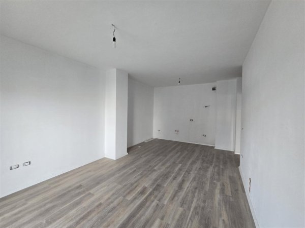 Tirane, shitet apartament 1+1 Kati 2, 72 m² 129.000 € (kompleksi aura)