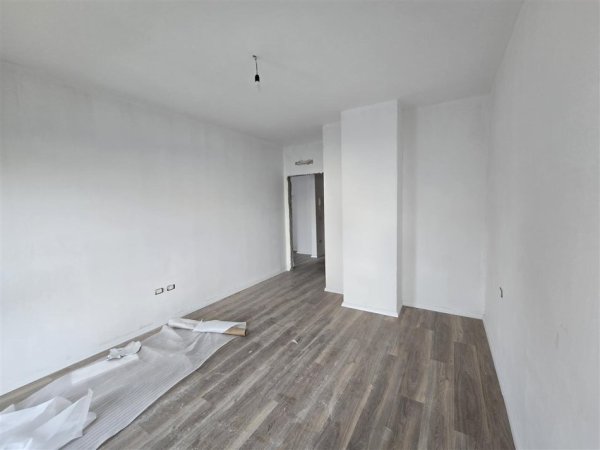 Tirane, shitet apartament 1+1 Kati 2, 72 m² 129.000 € (kompleksi aura)