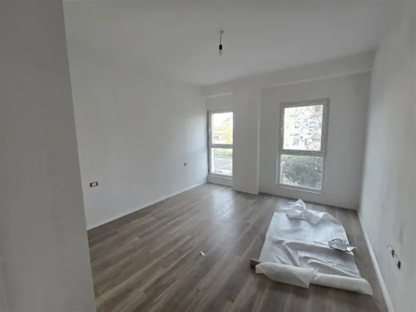 Tirane, shitet apartament 1+1 Kati 2, 72 m² 129.000 € (kompleksi aura)