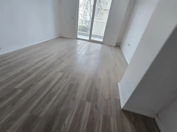 Tirane, shitet apartament 1+1 Kati 2, 72 m² 129.000 € (kompleksi aura)