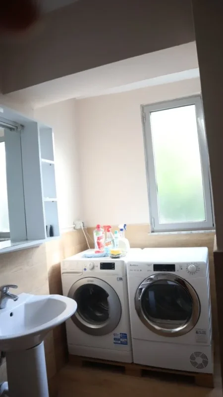 Tirane, jepet me qera apartament 2+1 Kati 2, 54 m² 520 € (rruga dibres)