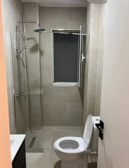 Durres, shes apartament 2+1+Aneks+Ballkon Kati 2, 100 m² 148.000 € (SHITET Apartament • 2+1+2 me 2 ballkone 069 20 39 456 069 20 39 456 Kompleks Rezidencial ne Golem)
