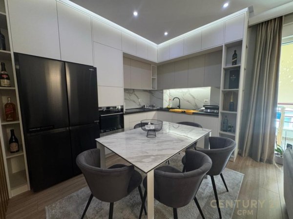 Tirane, shes apartament 3+1+2 , 133 m² 325.000 € (Liqeni i Thate, Kompleksi FZ)