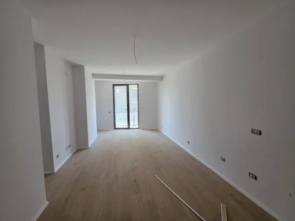 Tirane, shitet apartament 2+1+Ballkon Kati 3, 108 m² 230.000 € (Rruga Mine Peza)