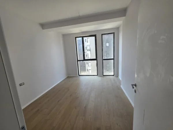 Tirane, shitet apartament 2+1+Ballkon Kati 3, 108 m² 230.000 € (Rruga Mine Peza)