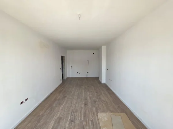 Tirane, shitet apartament 1+1+Ballkon Kati 3, 74 m² 138.000 € (Rruga Reshit Petrela)