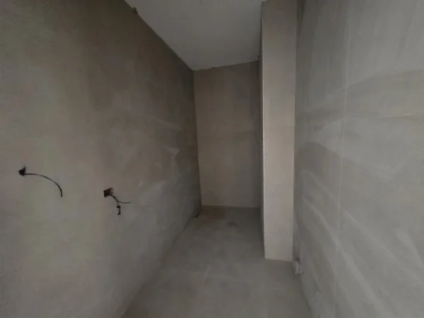 Tirane, shitet apartament 1+1+Ballkon Kati 3, 74 m² 138.000 € (Rruga Reshit Petrela)