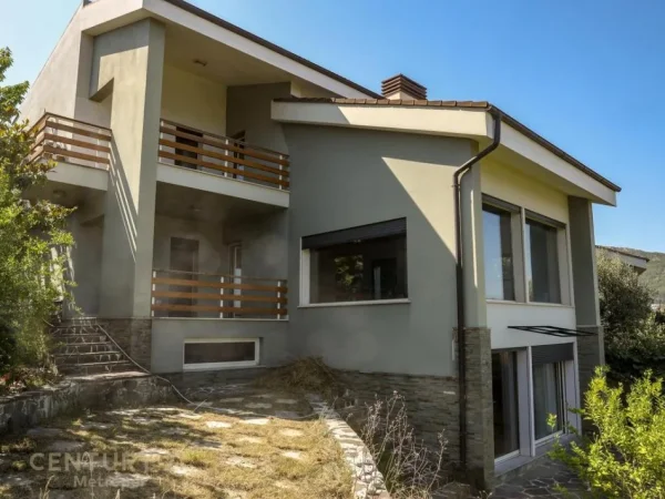 Tirane, shes Vile , 700 m² 1.650.000 € (Long Hill Residence, Qendra Tragetare TEG)