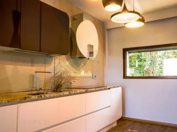 Tirane, shes Vile , 700 m² 1.650.000 € (Long Hill Residence, Qendra Tragetare TEG)