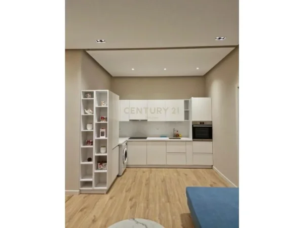 Tirane, jap me qera apartament 2+1 , 90 m² 800 € (Ish Blloku)