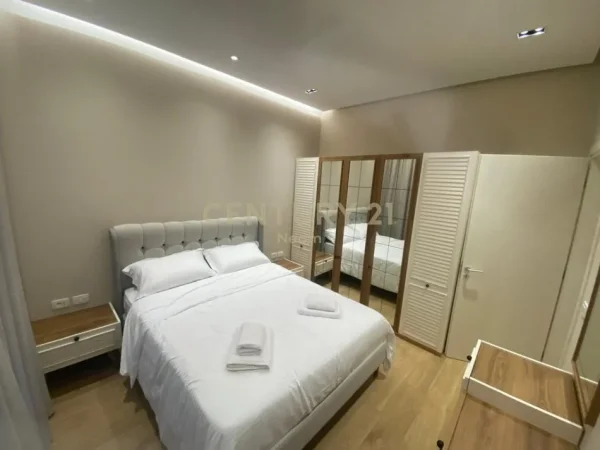 Tirane, jap me qera apartament 2+1 , 90 m² 800 € (Ish Blloku)