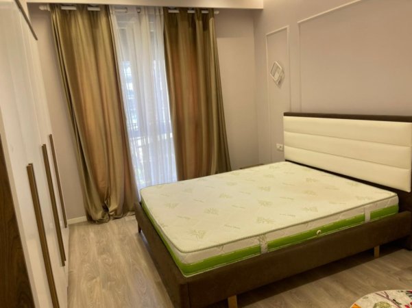 Tirane, jepet me qera apartament 2+1+Aneks+Ballkon Kati 3, 80 m² 750 € (Fusha aviacionit)