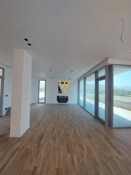 Tirane, shitet Vile 2 Katshe Kati 0, 756 m² 509.000 € (FARKE, REZIDENCA ”ÇUÇI 2”)