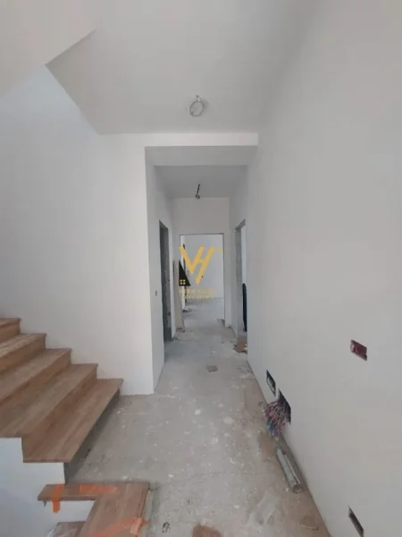 Tirane, shitet Vile 2 Katshe Kati 0, 761 m² 517.000 € (FARKE, REZIDENCA “ÇUÇI 2”)