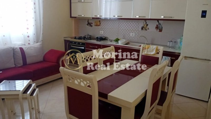 Tirane, jepet me qera apartament 1+1 Kati 3, 100 m² 300 € (Paskuqan)