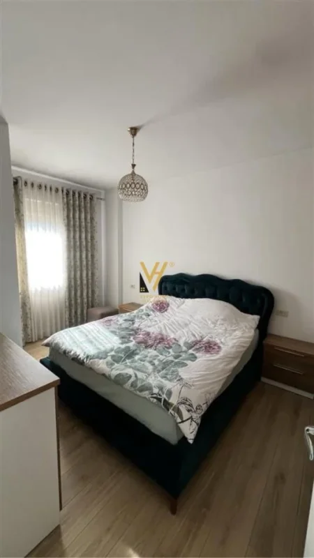 Tirane, jepet me qera apartament 3+1+Ballkon Kati 5, 100 m² 900 € (IRFAN TOMINI)