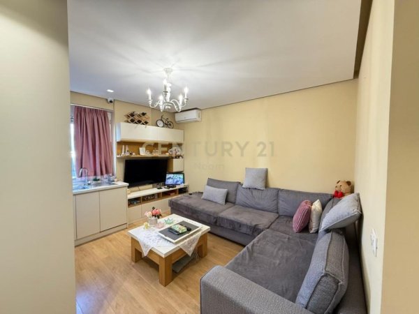 Tirane, jepet me qera apartament 2+1 Kati 2, 62 m² 130.000 € (KODRA E DIELLIT)