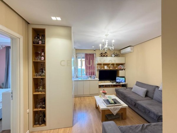Tirane, jepet me qera apartament 2+1 Kati 2, 62 m² 130.000 € (KODRA E DIELLIT)