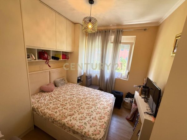 Tirane, jepet me qera apartament 2+1 Kati 2, 62 m² 130.000 € (KODRA E DIELLIT)