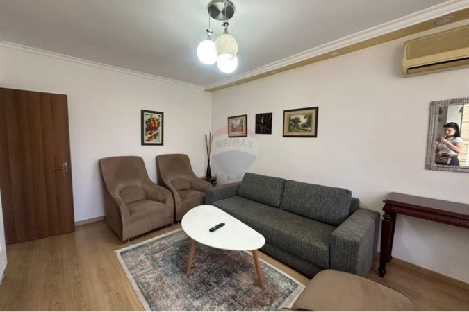 Tirane, jepet me qera apartament 1+1 Kati 2, 65 m² 450 € (rruga Tefta Tashko)