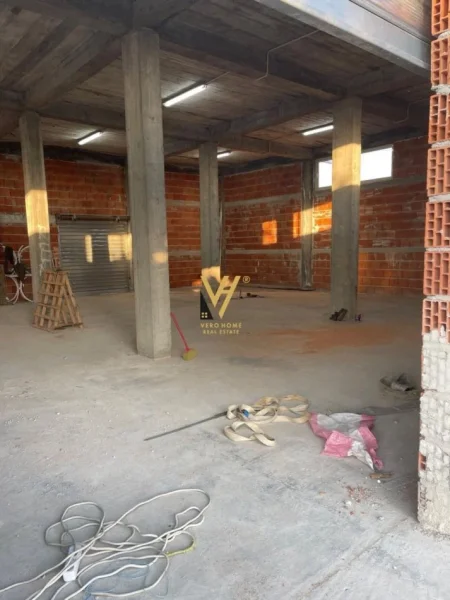 Tirane, jepet me qera magazine Kati 0, 200 m² 1.500 € (SANATORIUMI, SAUK)