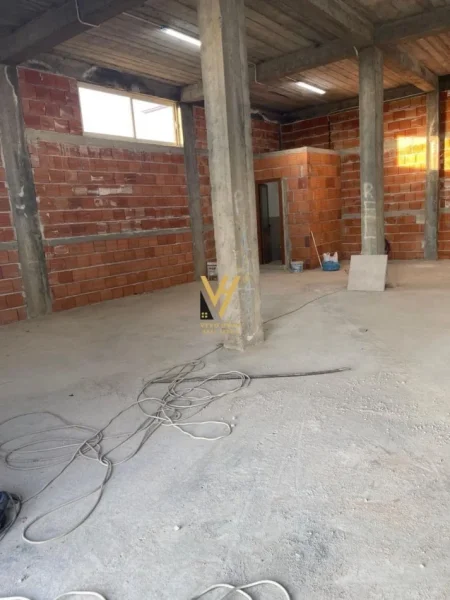 Tirane, jepet me qera magazine Kati 0, 200 m² 1.500 € (SANATORIUMI, SAUK)